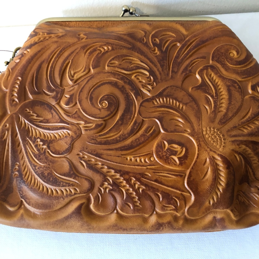 Patricia Nash SAVENA Tooled Leather WristletClutch - Picture 7 of 8